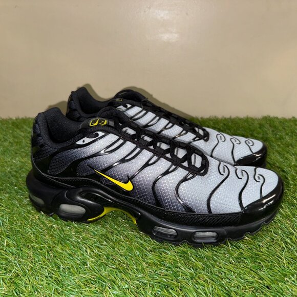 Nike Air Max Plus TN Wolf Grey Optic Yellow Black Men Size 9.5 Shoes DM0032-012 - Picture 2 of 9